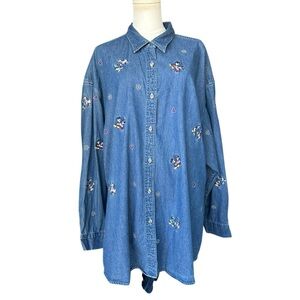 Disney Mickey Minnie Donald Daisy Embroidered XXL Heart Valentines Button-Up Top